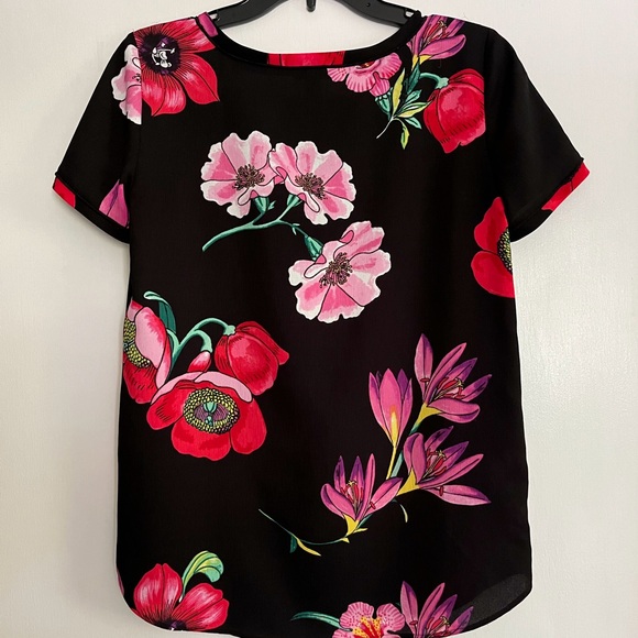 Ann Taylor Short Sleeve Top Size XS - Picture 3 of 8